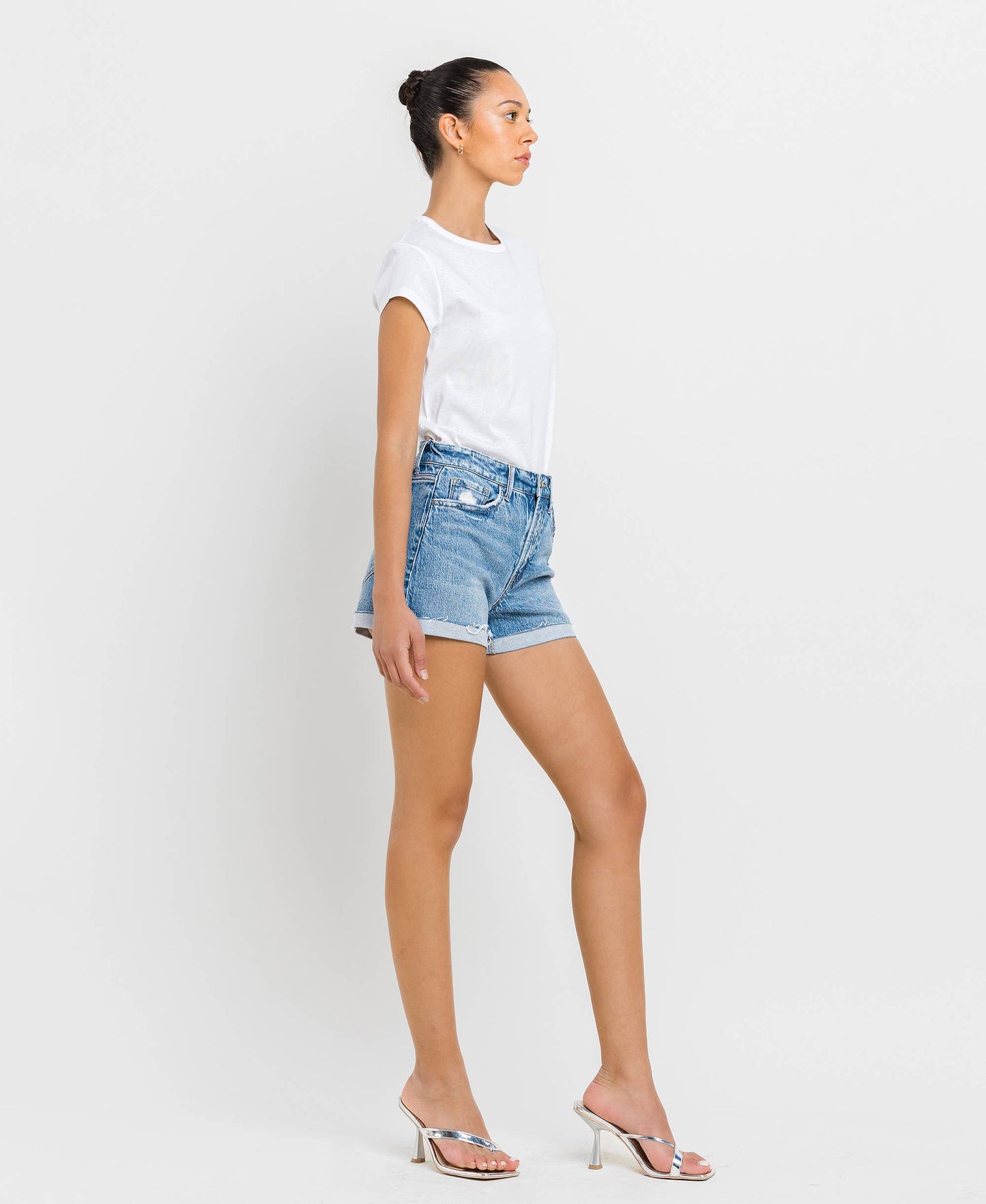 HIGH RISE CUFFED A LINE SHORTS
T6309: SIRIUS / XL