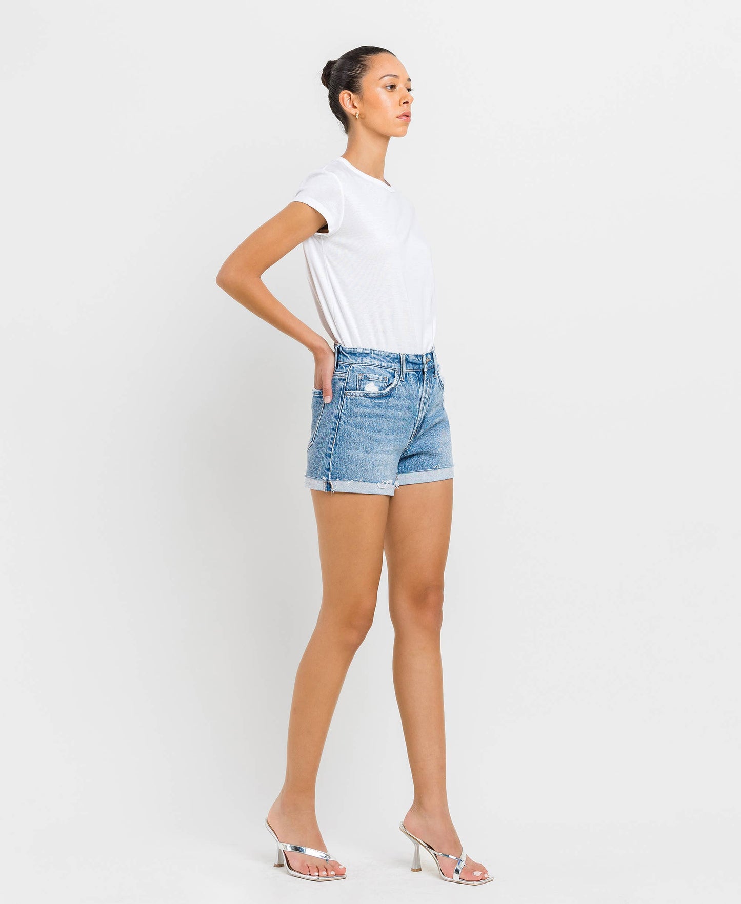 HIGH RISE CUFFED A LINE SHORTS
T6309: SIRIUS / XL