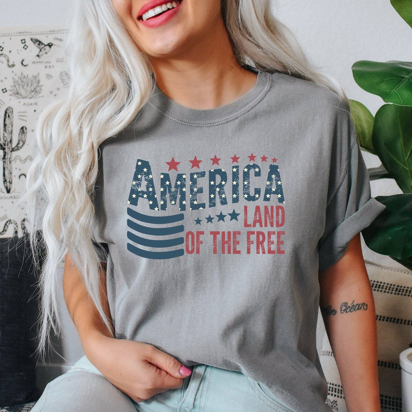 America, Flag, Land Of The Free, Patriotic, USA, Vintage, Comfort Colors Tshirt: Medium / Ivory Cream