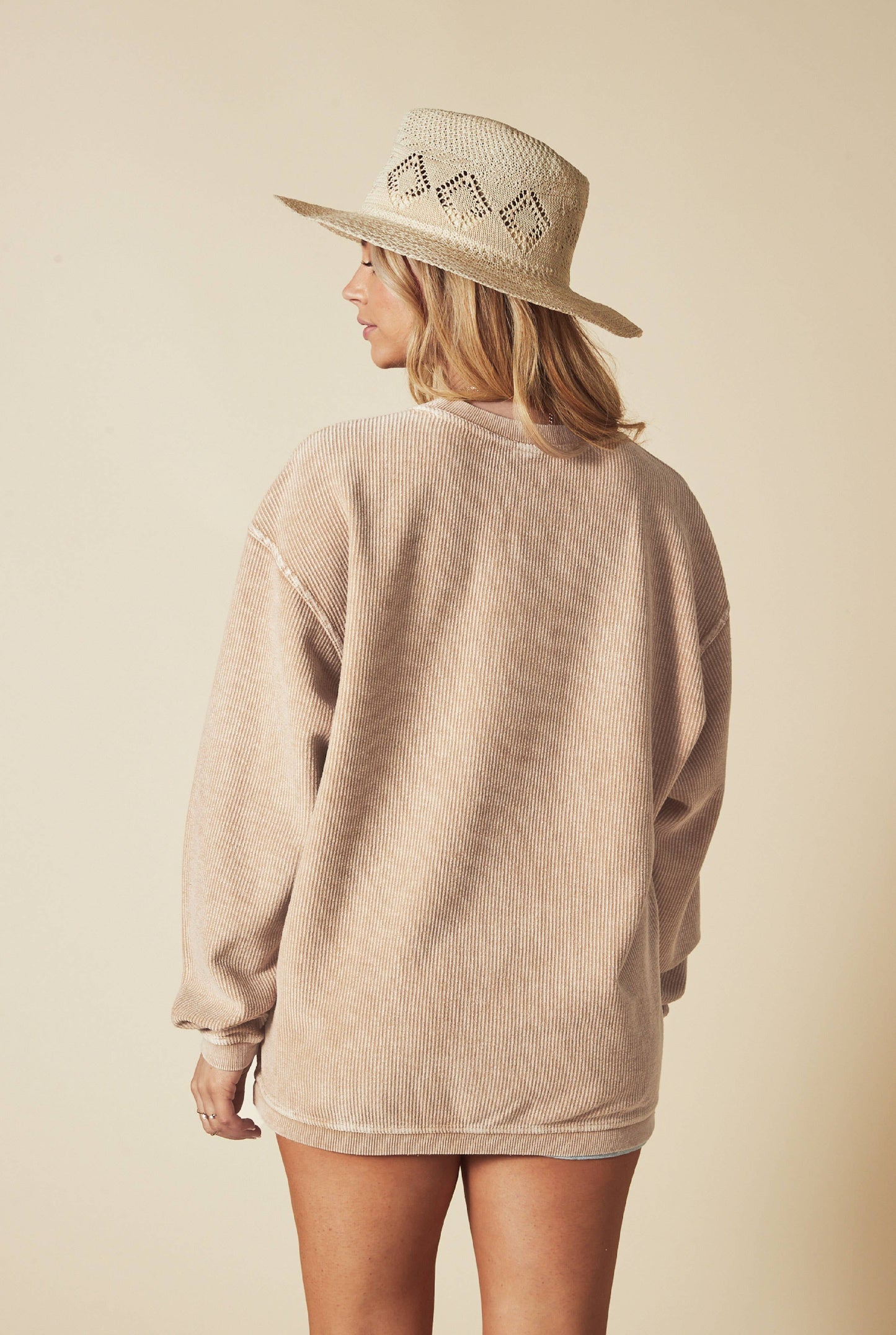 XOXO Thermal Vintage Pullover: M / LATTE