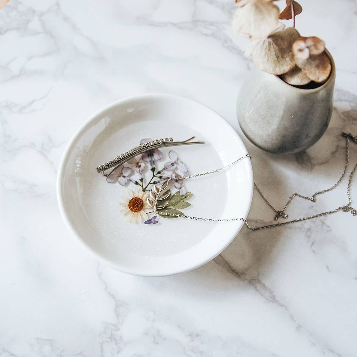Pressed Flower & Botanical Ceramic Trinket Dish (Assorted): Assorted Florals with Gold Flakes