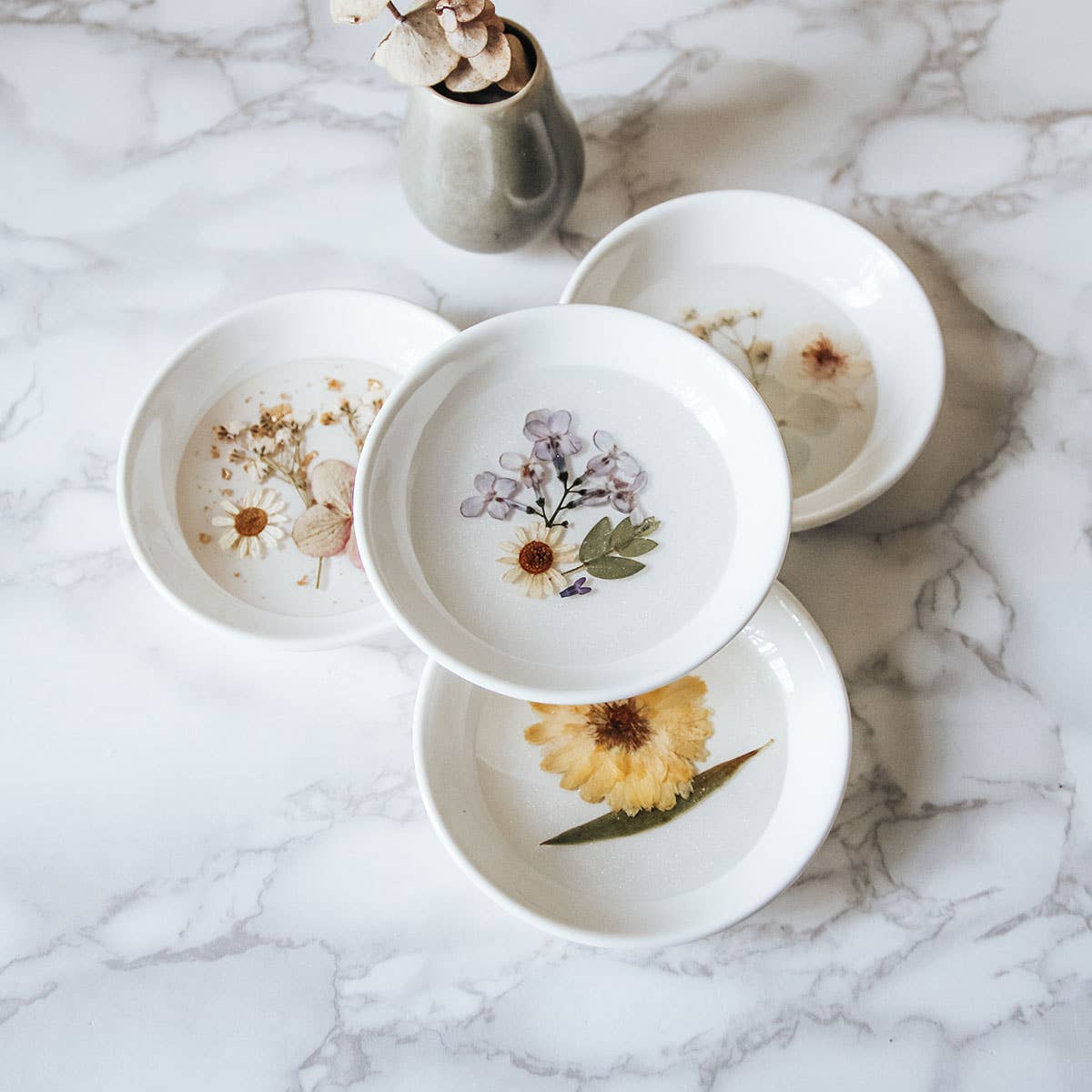 Pressed Flower & Botanical Ceramic Trinket Dish (Assorted): Assorted Florals with Gold Flakes