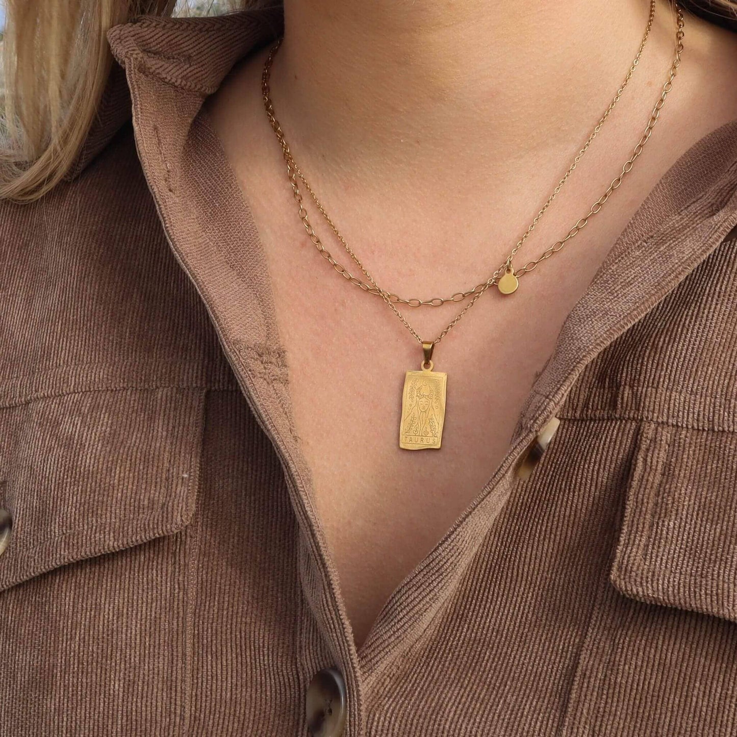 Minimalist Zodiac Necklace: Leo