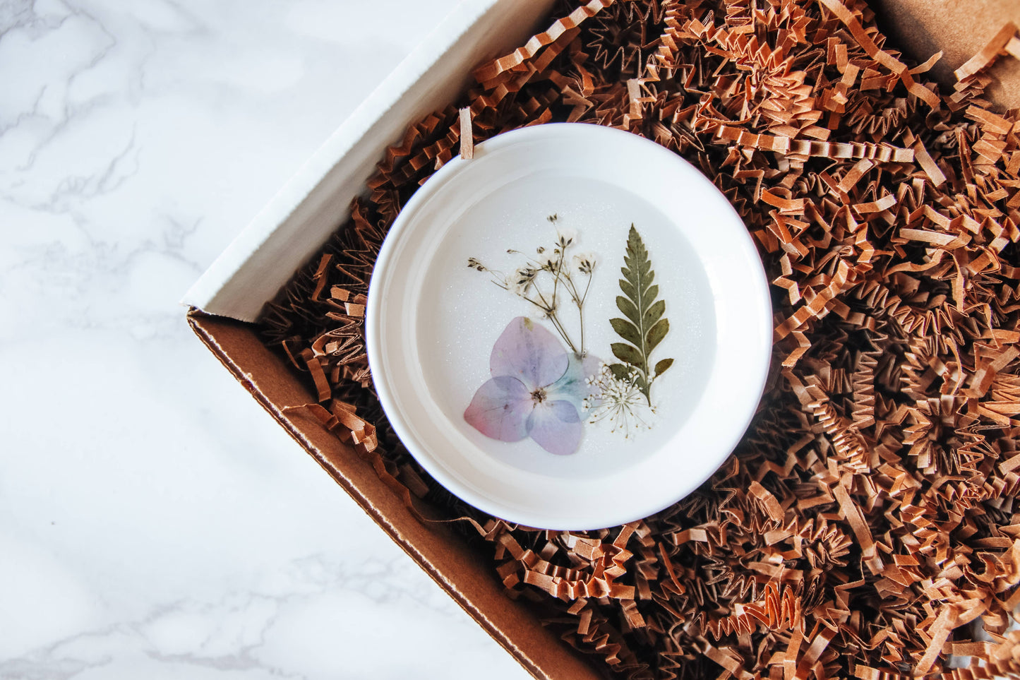 Pressed Flower & Botanical Ceramic Trinket Dish (Assorted): Assorted Florals with Gold Flakes