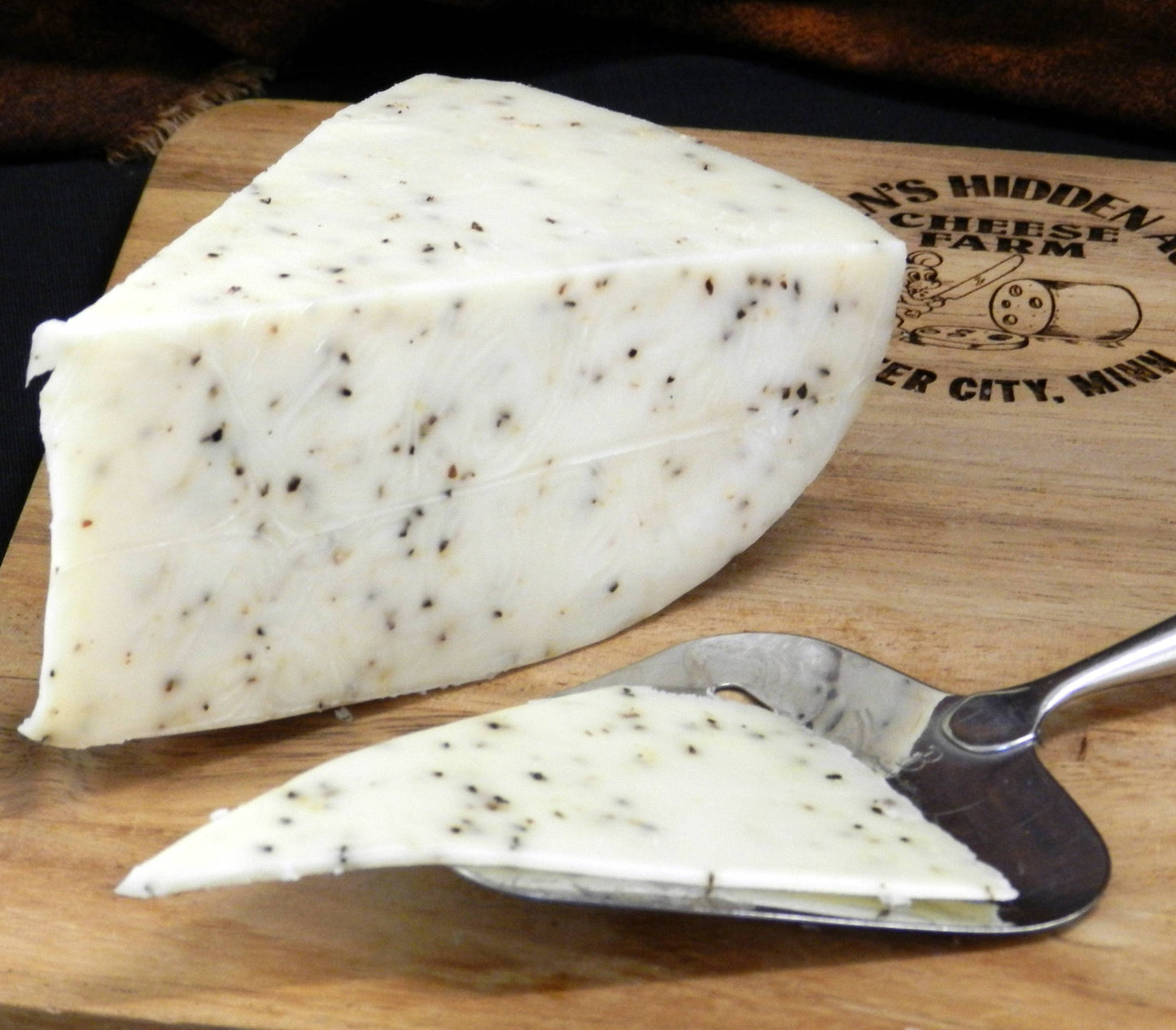 Peppercorn Garlic Gouda Cheese